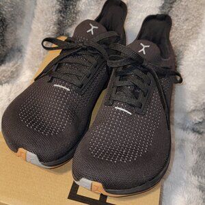 Flux Adapt Runner Athletic barefoot shoots mens 6 woman sz 7.5